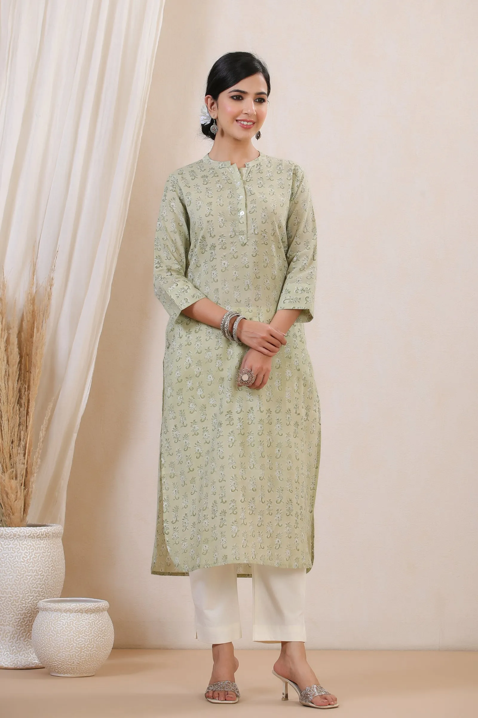 Hazirah Hoor Booti Stright Cotton Kurta