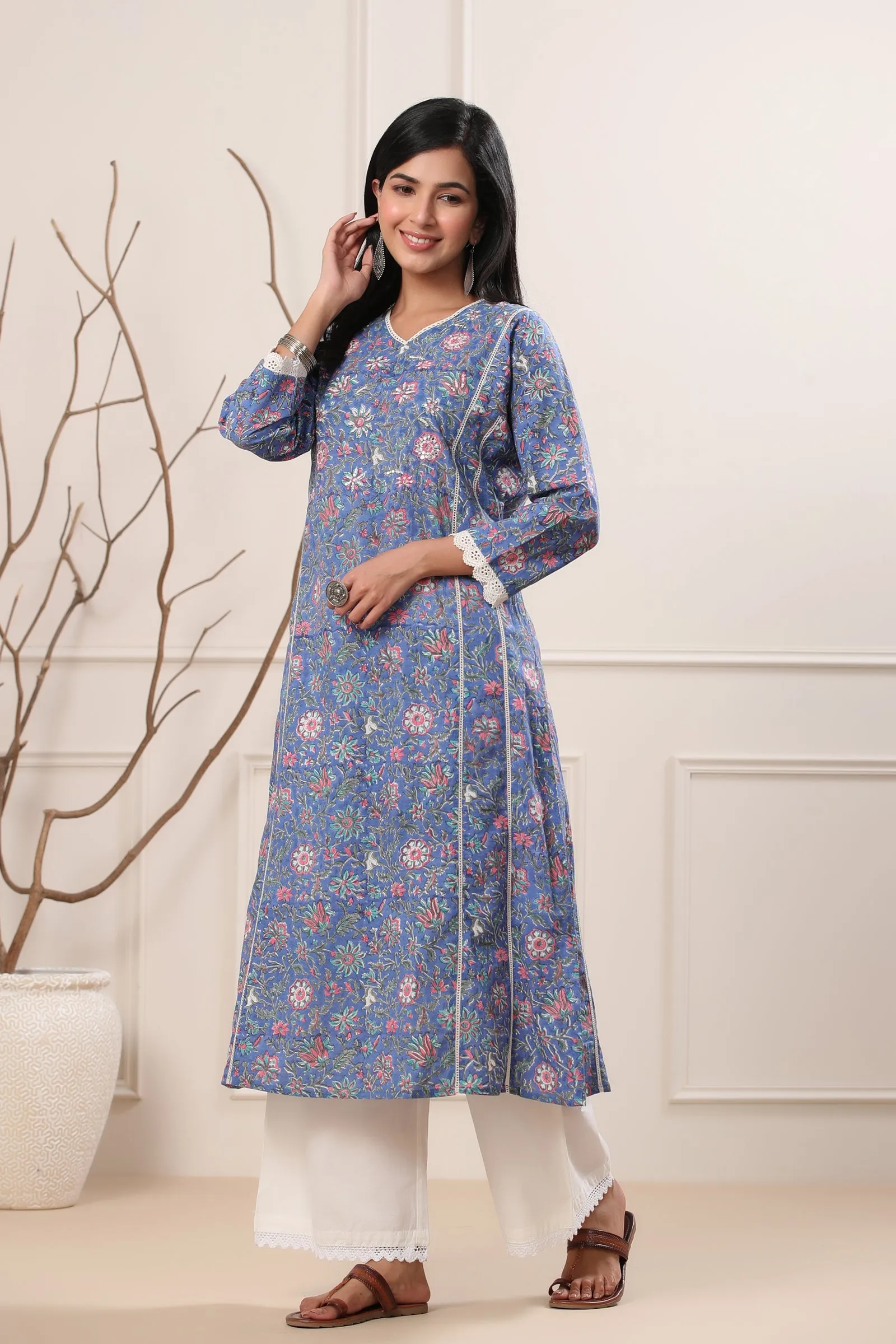 Maheen Masiah Phool A Line Mul Mul Kurta