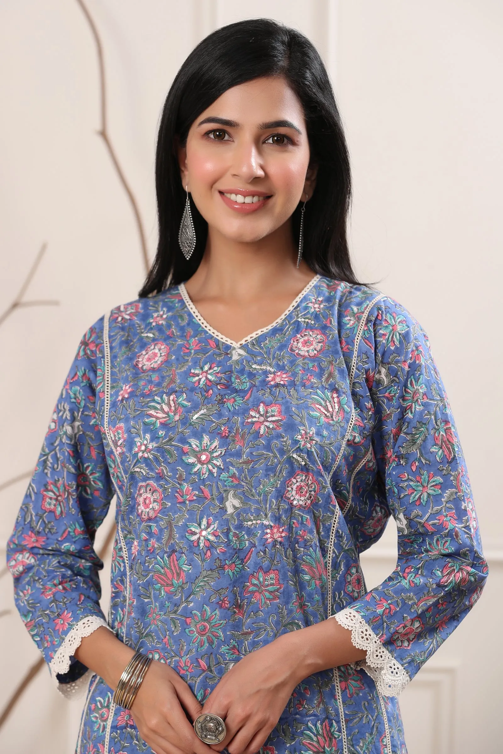 Maheen Masiah Phool A Line Mul Mul Kurta